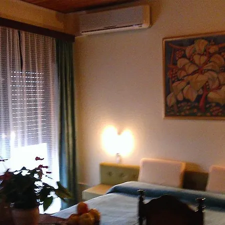 Hiša za goste Guest Sinjor 3*