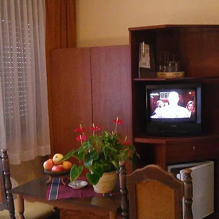 Hiša za goste Guest Sinjor 3*