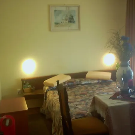 Guest Sinjor Hiša za goste 3*