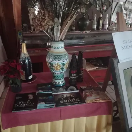 Hiša za goste Guest Sinjor