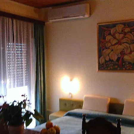 Hiša za goste Guest Sinjor